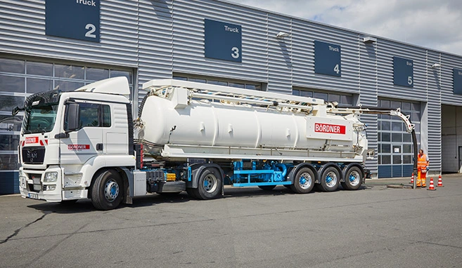 Saugwagen und Spülfahrzeug für Flüssigabfälle - Bördner Städtereinigung